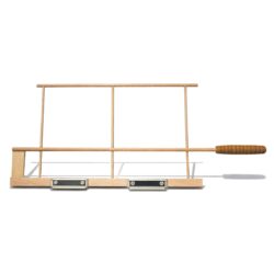 Drewniany uchwyt na gazety z klipsami - 66,5 x 29 cm | Gastrokitchen
